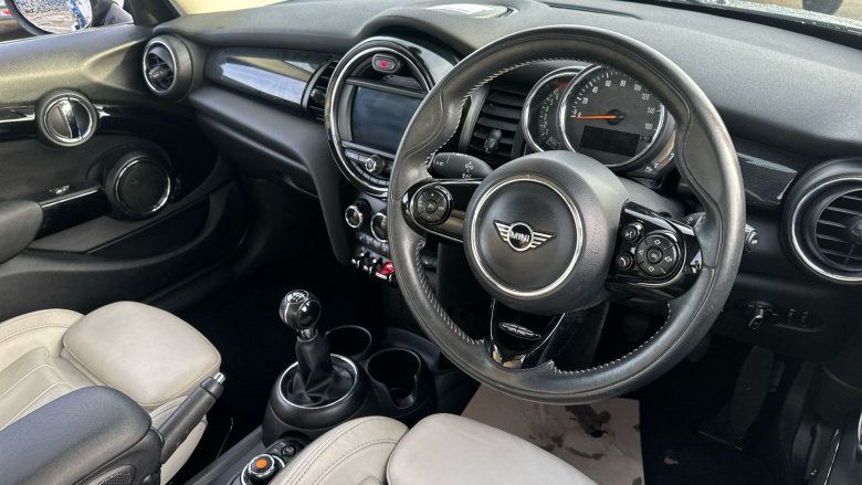 MINI Hatchback 1.5 Cooper Exclusive II 5dr Petrol Hatchback